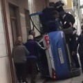Inseguimento rocambolesco a Cerignola: si ribalta auto della Polizia