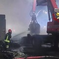 Incendio in un deposito di rifiuti a Brindisi