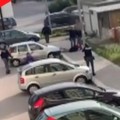 Poliziotto a Foggia sferra un calcio in faccia a un ragazzo immobilizzato: il video virale