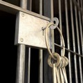 Calci e schiaffi a un detenuto a Bari, arrestati per tortura 3 agenti della polizia penitenziaria