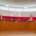 Puglia,  il Consiglio regionale fa marcia indietro: abrogato il trattamento di fine mandato