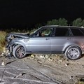 Schianto nella notte sull'Andria-Canosa: distrutta una Range Rover