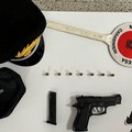 Pistola e proiettili nell'armadio di casa: arrestato 38enne a Barletta