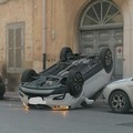 Incidente stamattina a Trani: si ribalta un'auto