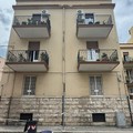 Crolla cornicione a Trani: intervento immediato della Polizia Locale