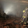 Incendio in un box a Bitritto: in fiamme tre auto