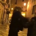 Ragazzina schiaffeggia coetanea in strada a Barletta: il video diventa virale