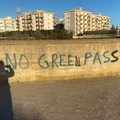 Svastiche e scritte  "No Green Pass " a Bisceglie, scatta la denuncia