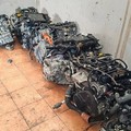 Auto rubate e cannibalizzate: sequestrati veicoli e migliaia di pezzi destinati al mercato illecito