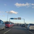 Lunedì da incubo sulla tangenziale di Bari: traffico bloccato per incidente