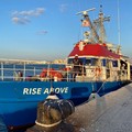 Porto di Bari, sbarcata stamattina la  "Rise Above " con 85 migranti