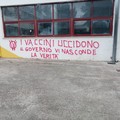 Scritte no vax sulle scuole a Lecce, ANP Puglia: «Oltraggioso atto vandalico»