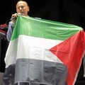 Concerto dei Coma Cose, il sindaco De Benedittis pro Palestina: «No alla guerra»