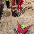 Speleologa cade a 120 metri di profondità in una grotta a Monopoli: ora è salva