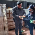 Traffico illecito nel porto di Bari: sequestrate oltre 156mila candele con falso "Made in Italy "