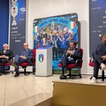 La coppa vinta dall'Italia a Euro 2020 in esposizione a Molfetta