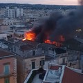 Incendio a Corato, fiamme su un terrazzo in via Sant'Elia