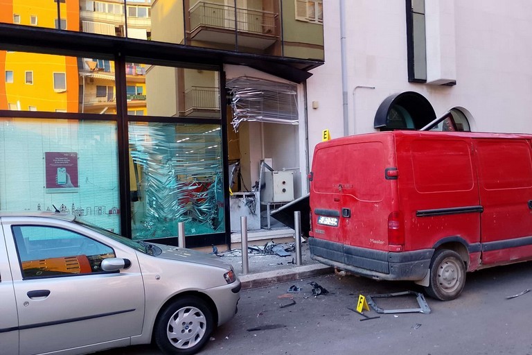 Distrutto il bancomat di MPS a Bisceglie