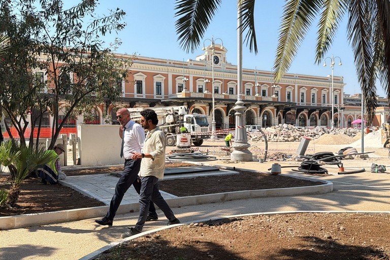 Proseguono i lavori in piazza Aldo Moro di Bari
