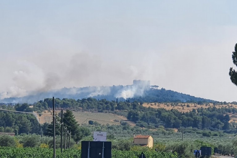 Incendio Castel del Monte, la Direzione regionale musei: «Nessun danno alla struttura»