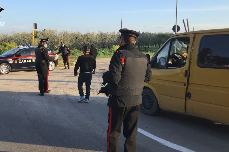 Carabinieri controllo caporalato