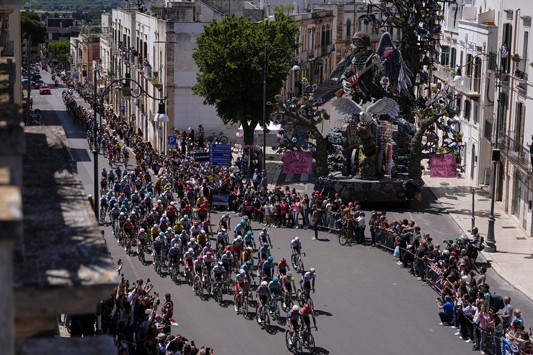 Giro d'Italia, il passaggio a Putignano. <span>Foto facebook.com/giroditalia</span>