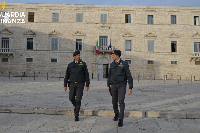 Guardia di Finanza Trani JPG