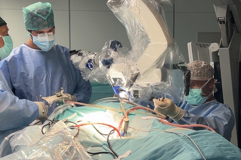 Intervento mini-invasivo al Policlinico di Bari