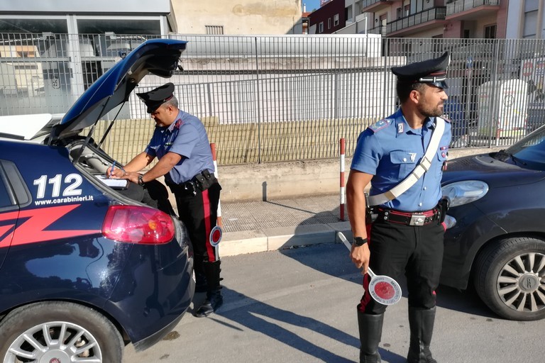 Controlli straordinari dei Carabinieri a Corato nella zona 167