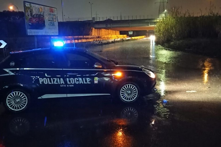 Polizia locale pioggia