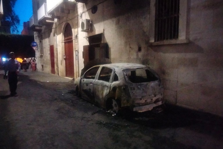 Tornano gli incendi a Terlizzi