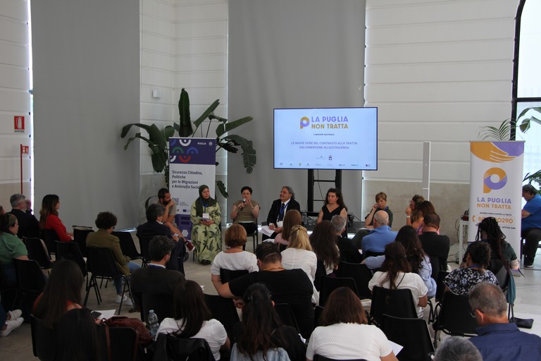 La conferenza in Sala Murat