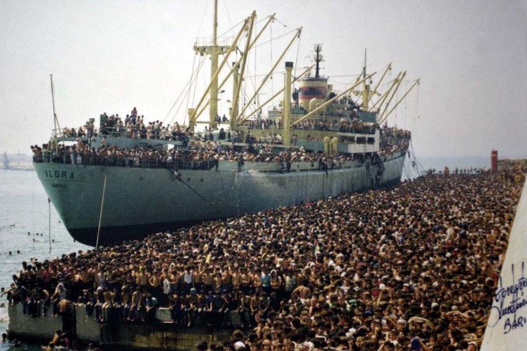 Vlora nel porto di Bari