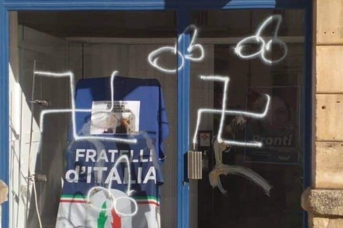 Vandali sede Fratelli d'Italia