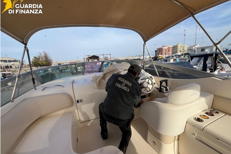 Scoperte società cartiere nella Bat: sequestrati 30 milioni di euro