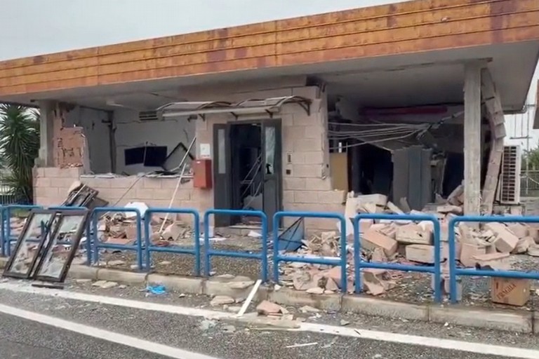 A14, tentato furto al casello di Cerignola Est