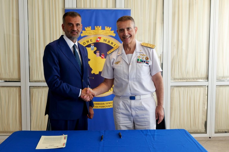 Decaro e Guardia Costiera